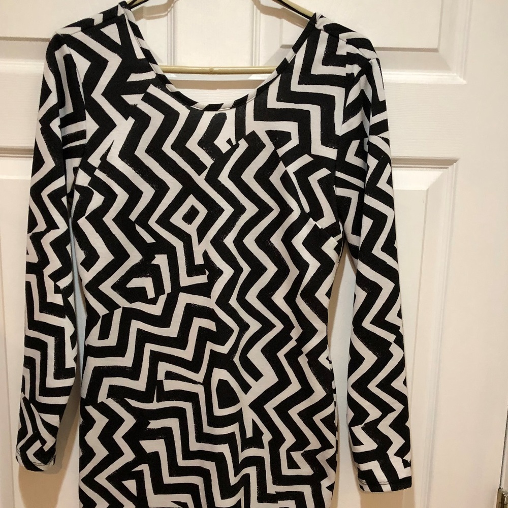 H&M Black/White Geometric Print Dress, M